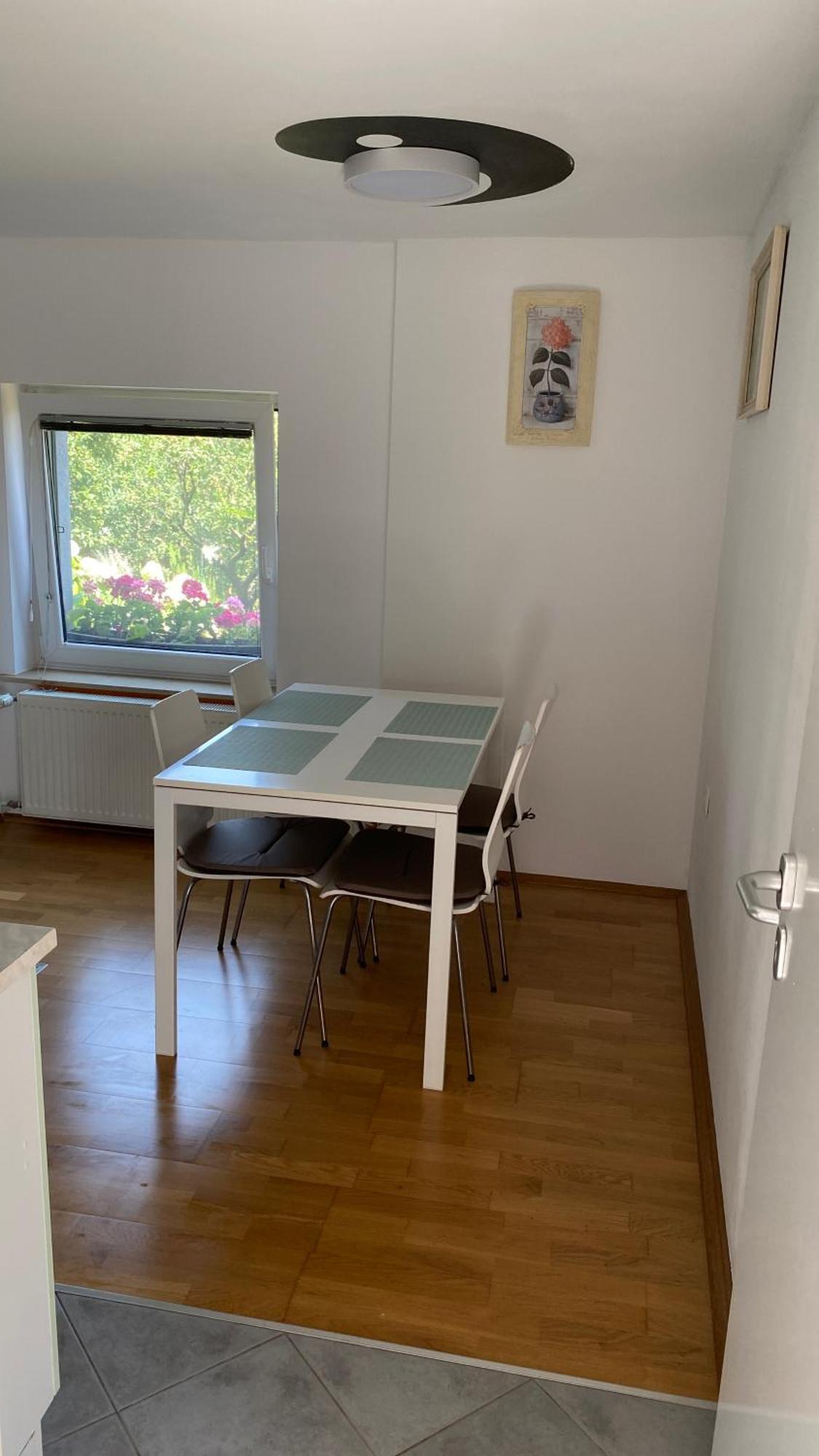 Semper Liberi Lägenhet Maribor Exteriör bild